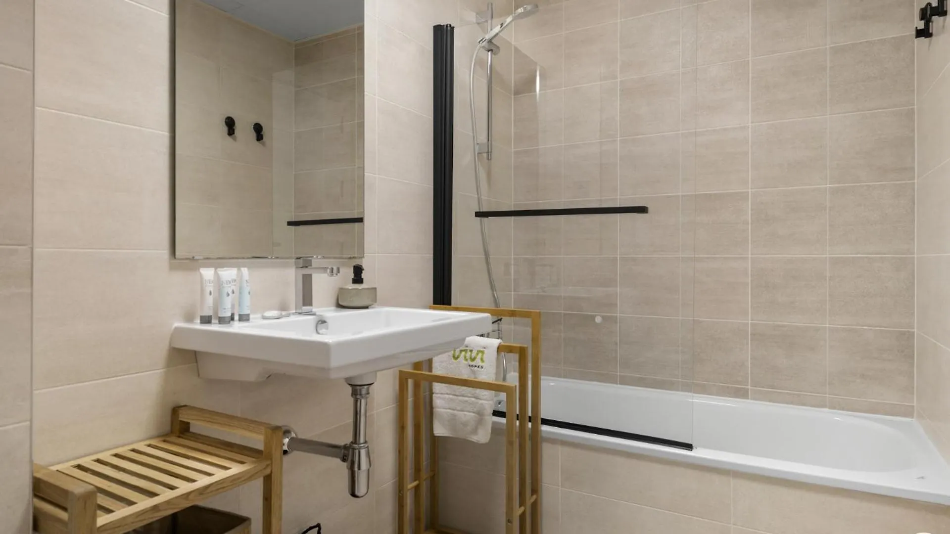 Vivi Homes - Blossom Pool, Gym & Terrace Benalmadena Spain