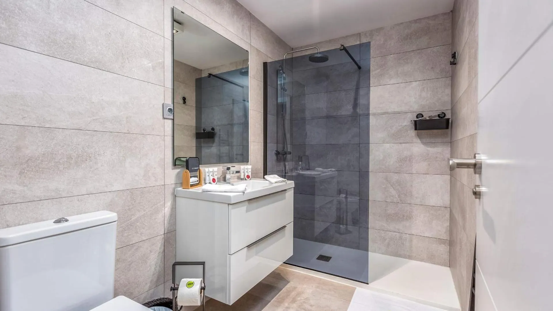 Vivi Homes - Blossom Pool, Gym & Terrace Benalmadena