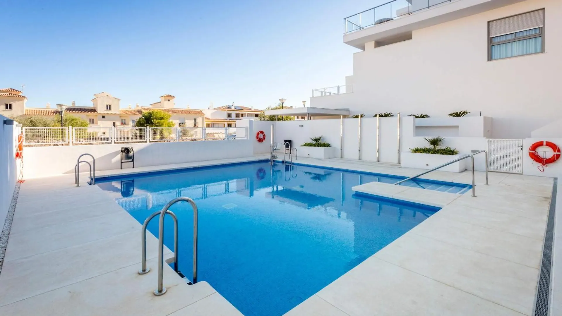 Vivi Homes - Blossom Pool, Gym & Terrace Benalmadena Spain
